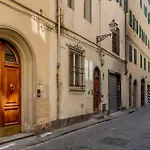 Santa Croce Exclusive